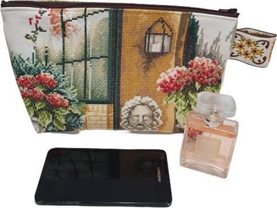 Toetie & Zo - Clutch - Borduurwerk - Make-up tasje - Medicijnhoesje - Gevoerd - maat M