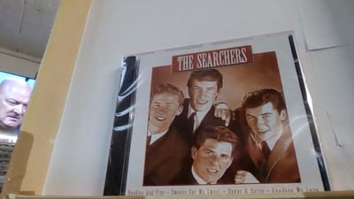 CD MIKE PENDER'S SEARCHERS - The Searchers FG132 Forever Gold, W 2001 Nederland Rock Gebruikt beige