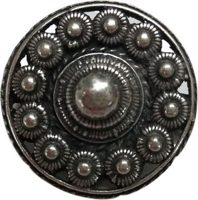Zeeuws Meisje - Broche zeeuwse knop 3 cm doorsnede verzilverd