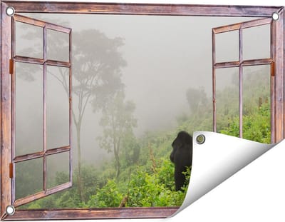 Gards Tuinposter Doorkijk Gorilla in het Woud tijdens de Mist - 60x40 cm - Tuindoek - Tuindecoratie - Wanddecoratie buiten - Tuinschilderij