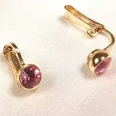 Sylvie Monthulé | Gold Intimate Piercing | Pink