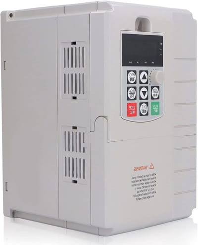 Krachtige Frequentieomvormer 7.5KW voor Motorbesturing, 1-fase 220V Ingang en 3-fase 380V Uitgang, Ideaal voor Snelheidsregeling en Efficiëntie Verbetering