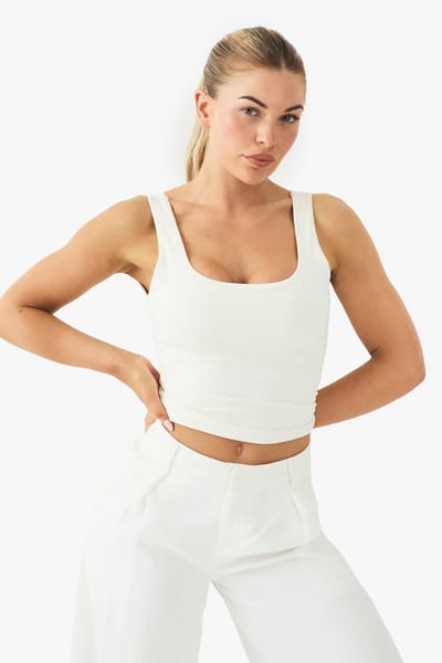 boohoo Dames Buttery Soft Built in Padded Scoop Neck Vest Top | Creme | Maat: 34