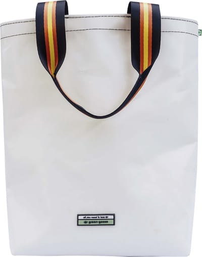 green-goose® Shoppertas Doro | Wit | 40 × 30 × 12 cm | Tas van Upcycled Vrachtwagenzeil | Stevig en Duurzaam | Gerecycled Materiaal uit Europa