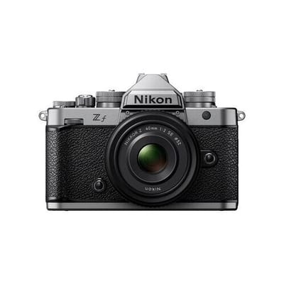 Nikon Z f + Nikkor Z 40mm f/2.0 SE  zilver