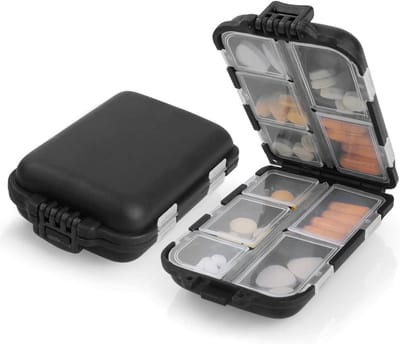 Famanu – Reispillendoos, 7 compartimenten, vochtbestendig, compact, minidoos voor medicijnen en supplementen, ideaal voor onderweg en reizen