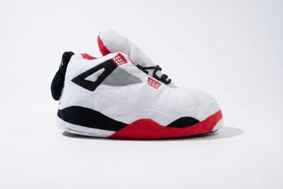 Grappige pantoffels | Sneaker sloffen Rood / Wit / Zwart | Air Jordan 4 | binnenschoenen voor Dames en Heren | Cadeau voor tieners en jongeren | Sloffen maat 36 t/m 46 | Sloffen en Pantoffels maat 36, 37, 38, 39, 40, 41, 42, 43, 44, 45, 46
