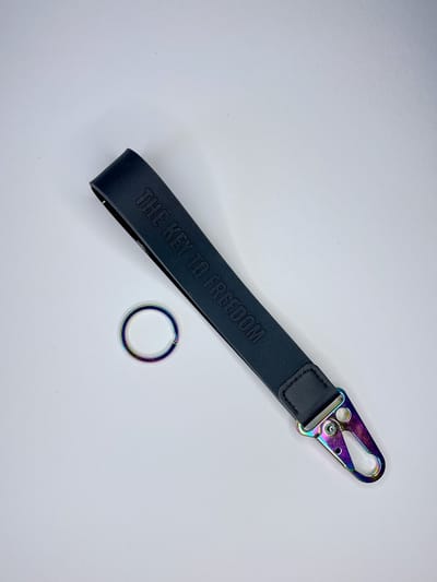 Swerve Gear - Stoere Motor Sleutelhanger - Motor - Motorfiets - Scooter - Auto - Kado voor motorrijders - Kameleon Haak - Zwart op Zwart
