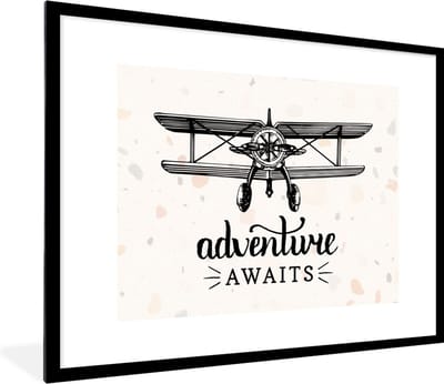 Fotolijst incl. Poster - Spreuken - Quotes - Adventure awaits - Reizen - 80x60 cm - Posterlijst