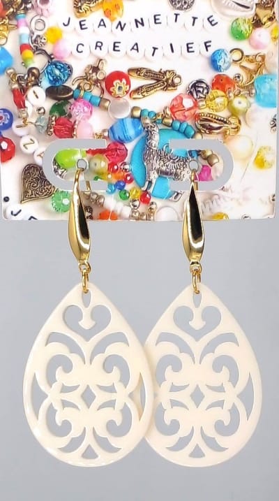 Jeannette-Creatief® - Resin - Barok Druppel Gebroken Wit - Ivoorwit - Ivory - Ivoor - Ecru - Offwhite - Resin Oorbellen - Oorbellen – Oorhangers - Oorbellen Dames - Goud - Oorhaakjes