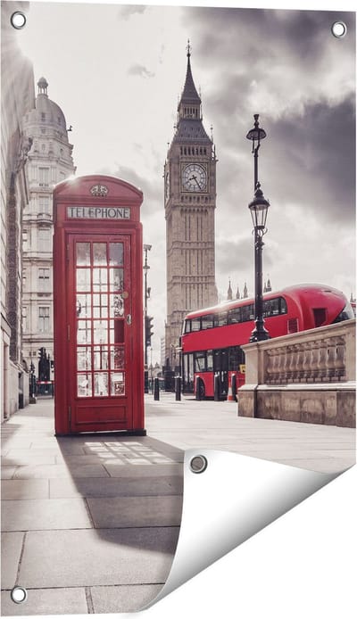 Gards Tuinposter Rode Telefooncel in Londen bij de Big Ben - 40x60 cm - Tuindoek - Tuindecoratie - Wanddecoratie buiten - Tuinschilderij