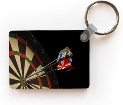 Sleutelhanger - Een illustratie van drie pijlen in het dartbord - Uitdeelcadeautjes - Plastic
