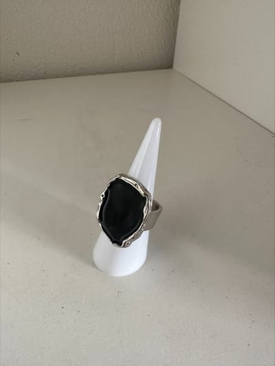 Zwarte ring | Make up | Parfum | Moederdag | Verjaardagscadeau| Cadeautje| Valentijnsdag| Kado | sieraden | vaderdag | oorbellen | oorsieraden