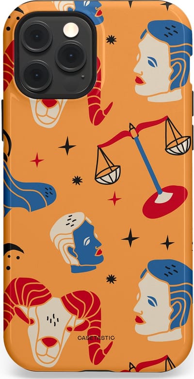 Casetastic hoesje geschikt voor Apple iPhone 12 / Apple iPhone 12 Pro - MagSafe - Dubbellaagse bescherming - Zodiac in lijn - Fashion Case - Okergeel Terracotta Zand Rood