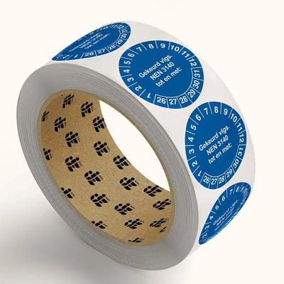 NEN 3140 keuringsstickers - jaartallen 26-31 - op rol | 3 cm - 795 stickers per rol