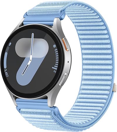 Stravo Nylon Bandje met Klittenband 20mm – Geschikt voor Samsung Galaxy Watch 7 / 6 / 5 / 4 (Classic) - Smartwatch horlogeband met geweven structuur voor Garmin Vivoactive 5 3 - Forerunner 245 - Venu SQ 2 - Vivomove - Huawei - Lichtblauw