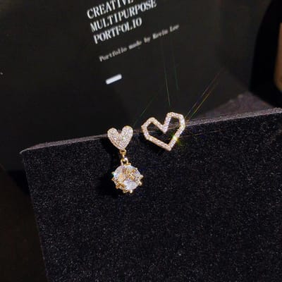 Asymmetrische Zirconia Oorbellen Liefdes Hart Oorbellen Nieuwe Modieuze Temperatuur Oorbellen Meisje Ontwerper Oorbellen black