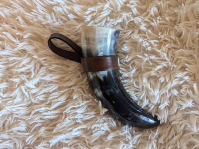 Drinkhoorn - Drink hoorn - 0,35L - LARP - live Action Role Play - Accessoires - Larpcenter.nl - Cadeau - Viking - Keltisch