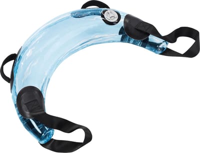 Bulgarian Water Bag – Verstelbaar van 1 tot 12,5 kg. Beweeglijk water voor instabiliteit, activeert meer spieren. Inclusief neopreen handgrepen en lange lussen voor controle. Ideaal voor intensieve training. Met voetpomp voor eenvoudig vullen.