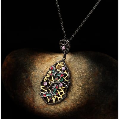 Retro Etnische Stijl Holle Bladeren Ingelegd met Diamanten Vlinder Hanger Ketting black