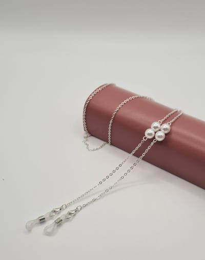 brillenketting met microvezeldoekje / brillenkoord dames / kralen of armband / elegant koordje / brilkoordje kraaltjes / zilver met parels / briltouwtje / ketting voor zonnerbril / cordon de lunettes / Aland optiek 01/1