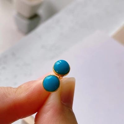 Nieuw in Turquoise oorstekers Klassiek ingelegd eenvoudig rond blauw kleine oorbellen voor vrouwen Charm mode feest sieraden white