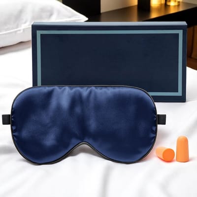 Dutchers® Luxe Zijden Slaapmasker – 100% Natuurlijke Moerbeizijde – Premium Silk Sleep Mask – Hypoallergeen, Ademend & Verduisterend – Inclusief Fluwelen Reistas & Slaap Oordopjes – Beschermt Gezichtshuid – Antibacterieel – Met Geschenkdoos (Blauw)