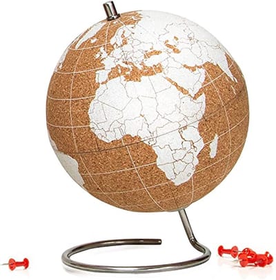 Kleine Witte Kurken Globe voor op Bureau | Wereldkaart | Reisaccessoires met Duimsteksels