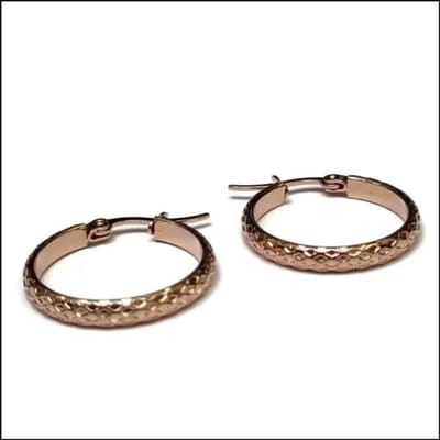 Aramat Jewels | Oorringen | Stijlvolle Stalen Oorringen met ruitpatroon | Rosékleurig / 25mm | |3mm | Staal | Volwassenen | Verkleurd niet