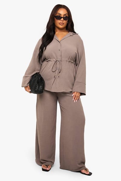 boohoo Dames Plus Geweven Overhemd met Strikceintaille & Broek Co-ord | Taupe | Maat: 44
