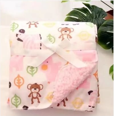 O.T. Trends Babydeken Ledikant Baby Omslagdoek - Zacht gevoerd - 100 x 75 Centimeter roze met dieren patroon