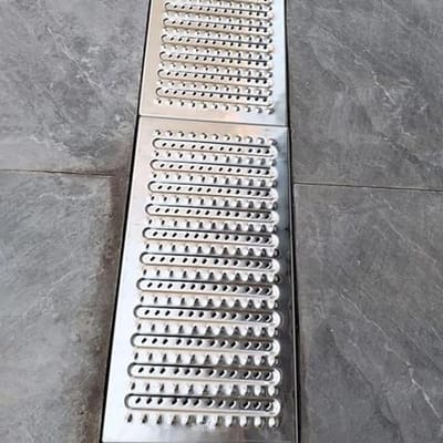 Afvoergoot Zwaar - Afvoerrooster Deksel - Water Afvoeren - Duurzame Metalen Constructie - 58 cm Lengte - Zilver