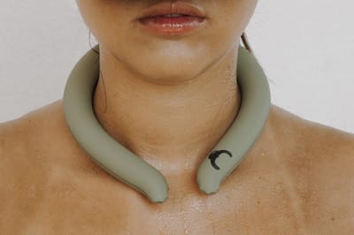 SUMORING Nekkoeler – Herbruikbaar en zonder Batterij – Instant Verkoeling Tot 90 Min – Voor Sport, Warmte & Opvliegers - Alpine Green Mini