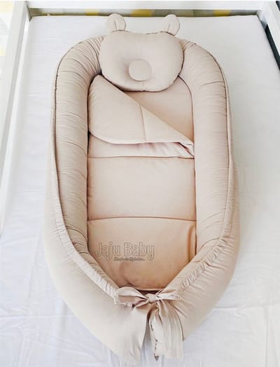 SNS Baby - Babynestje en Hoofdkussen- Lichtbruin - 74 x 40 cm