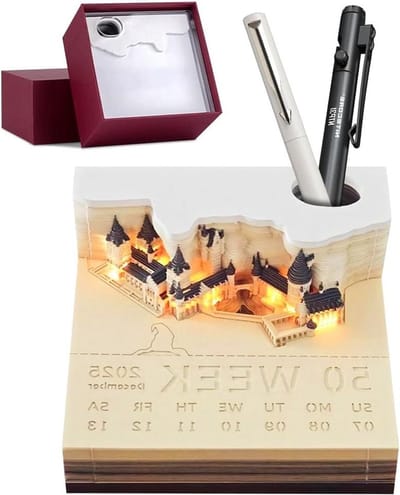 Allecto Plus - Magic Castle 2025 3D Tafelkalender - Afscheurblokken en Notities - Desktopornament - Papiersculptuur - LED Weekkalender - Cadeau Idee