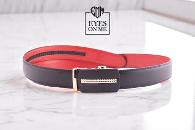 Zwart + rood lederen riem zonder gaatjes met automatische gesp voor heren ( model N185 )