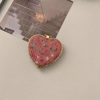 1 stuks Mini Make-up Compact Zakformaat Bloemen Spiegel Draagbare Opvouwbare Make-up Spiegel Vrouwen Vintage Cosmetische Spiegels voor Cadeau