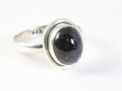 Fijne zilveren ring met blauwe zonnesteen - maat 15.5