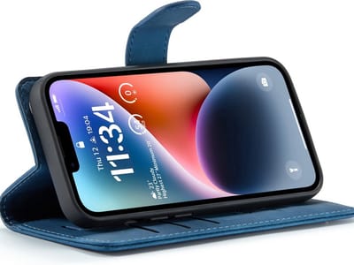CaseMania Bookcase hoesje geschikt voor Apple iPhone 11/XR - Effen Donkerblauw - Kunstleer - 2-in-1 Magnetisch Uitneembaar Design