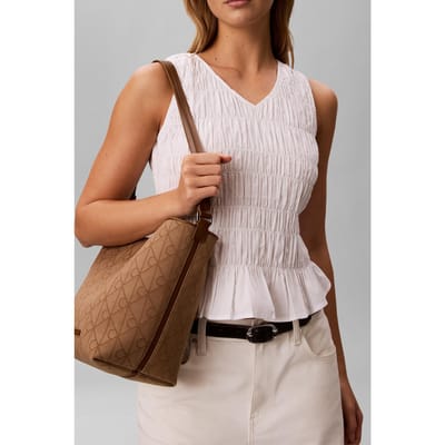 Calvin Klein Emblem All-over Print Jacquard Bag Cornstalk Taglia: OS | Borse a mano Outlet | Donna