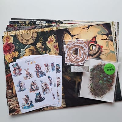 Alice in wonderland journal set - stickers - papier - thema fantasy - bullet journal stickers- washi tape - transparante stickers - scrapbook - knutsel bundel - hobbypakket - volwassenen en kinderen