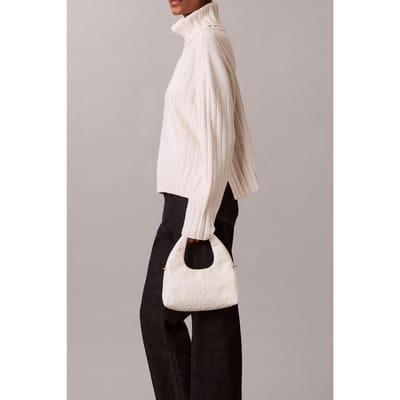 Calvin Klein Emblem Puffer Crossover Bag Lily White Size: OS | Handbags Outlet | Dames | Wit