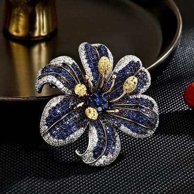 Dames Licht Luxe Design Ingelegd Zirkonia Modieuze Driedimensionale Bloemen Broche Elegante En Veelzijdige Niche Design Broche gray