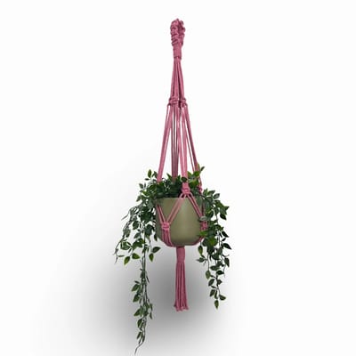 Plantenhanger 'Funky' - Kies kleur en lengte - Rouge - 100 cm lang - Katoenkoord - Geschikt voor Pot met Diameter t/m 20 cm - Handgemaakt in ons Macramé Atelier - Prijs per Stuk - Let op: Exclusief Pot - Inclusief Verzendkosten