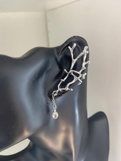 Gewei met oorbel | | Make up | Parfum | Moederdag | Verjaardagscadeau| Cadeautje| Valentijnsdag| Kado | sieraden | vaderdag | oorbellen | oorsieraden