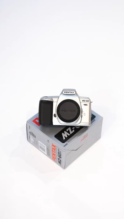 Analoge Pentax MZ-60 Quartz Date 35mm film SLR analoge camera body