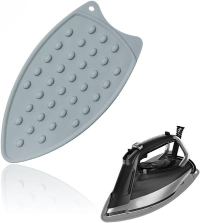 Strijkmat - Strijkplank - IJzergaas mat - Tafelstrijkplank - Handheld Strijkplank - Stoomstrijkijzer Matje - Hittebestendige beschermdoek voor strijken - Compacte mat - Mini Strijkplank - Kleding bescherming - Siliconen - 26.5*14cm - Grijs