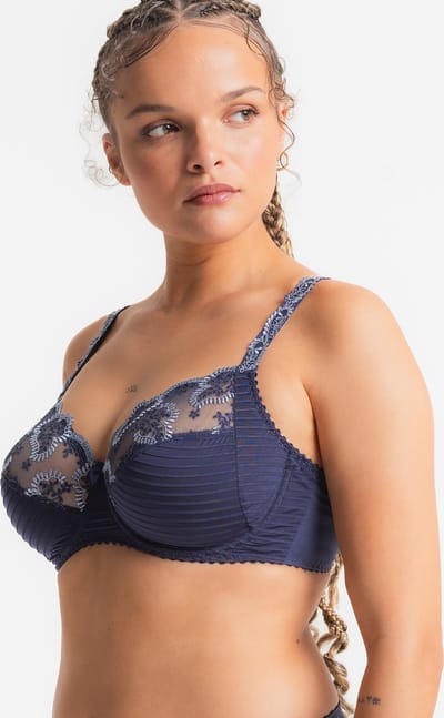 Louisa Bracq – Elise – BH Beugel – 419-01 – Nuit Electrique – Maat F80/95