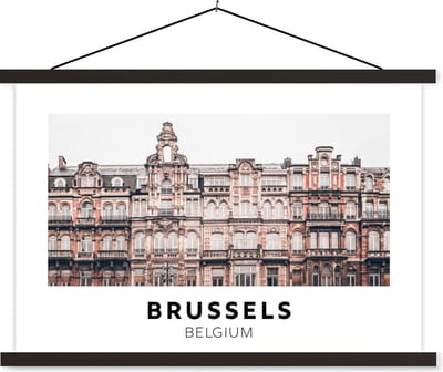 Posterhanger incl. Poster 60x40 cm - Schoolplaat - België - Brussel - Huizen - Textielposter - Zwarte latten