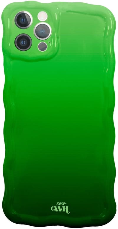 xoxo Wildhearts Glossy Wavy Case Matcha Coco telefoonhoesje - Geschikt voor iPhone 12 Pro Max - Golvend hoesje - Glimmende silicone case met golven - Vlekbestendig - Camerabescherming - Groen